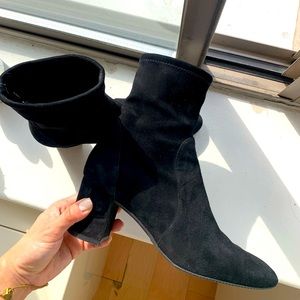 Stuart Weitzman Size 8 - Like New Black Suede Yuliana 60 Ankle Booties